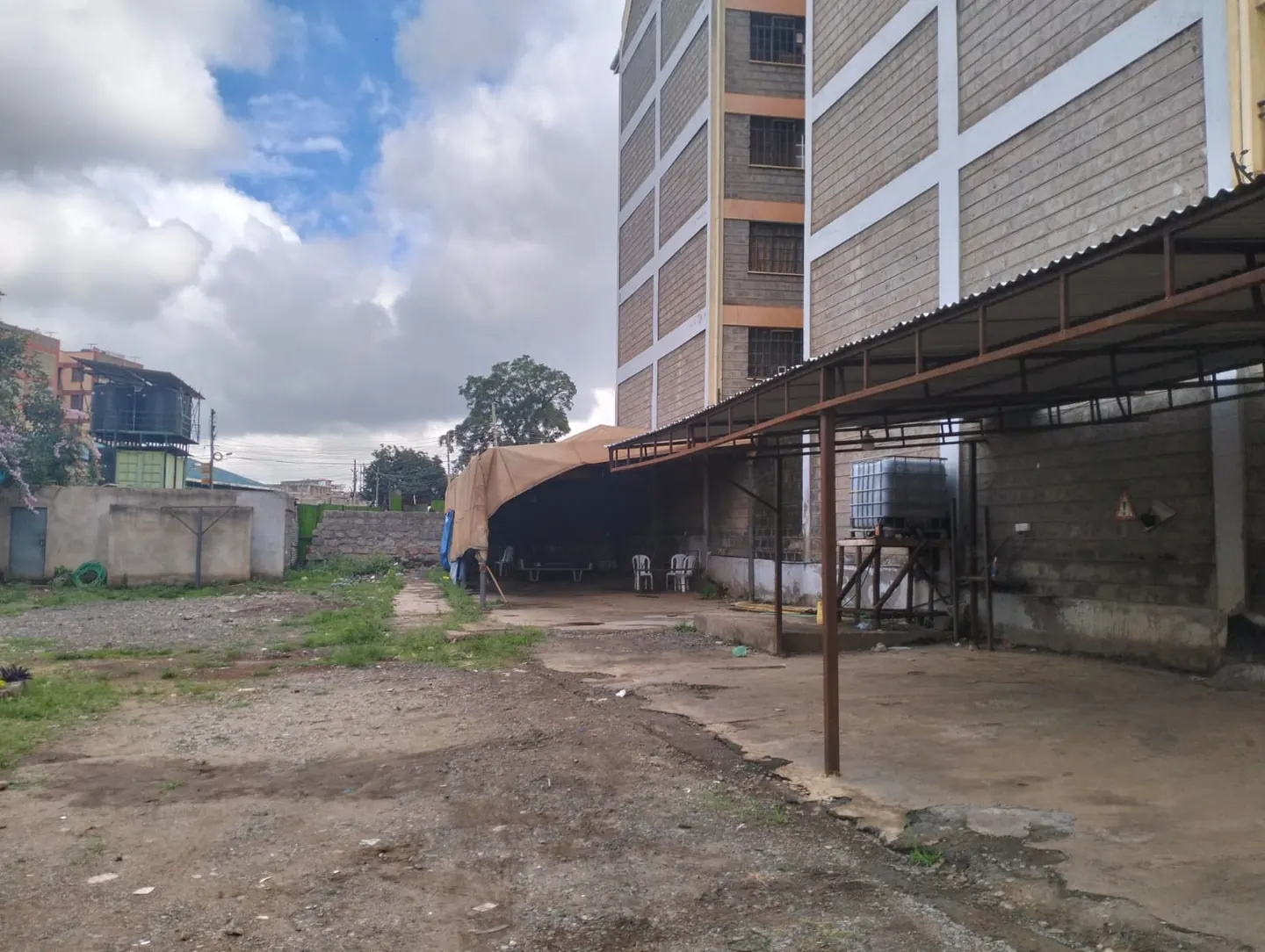 plot for lease 50 * 100 between eldorado ad wambo in seasons kasarani