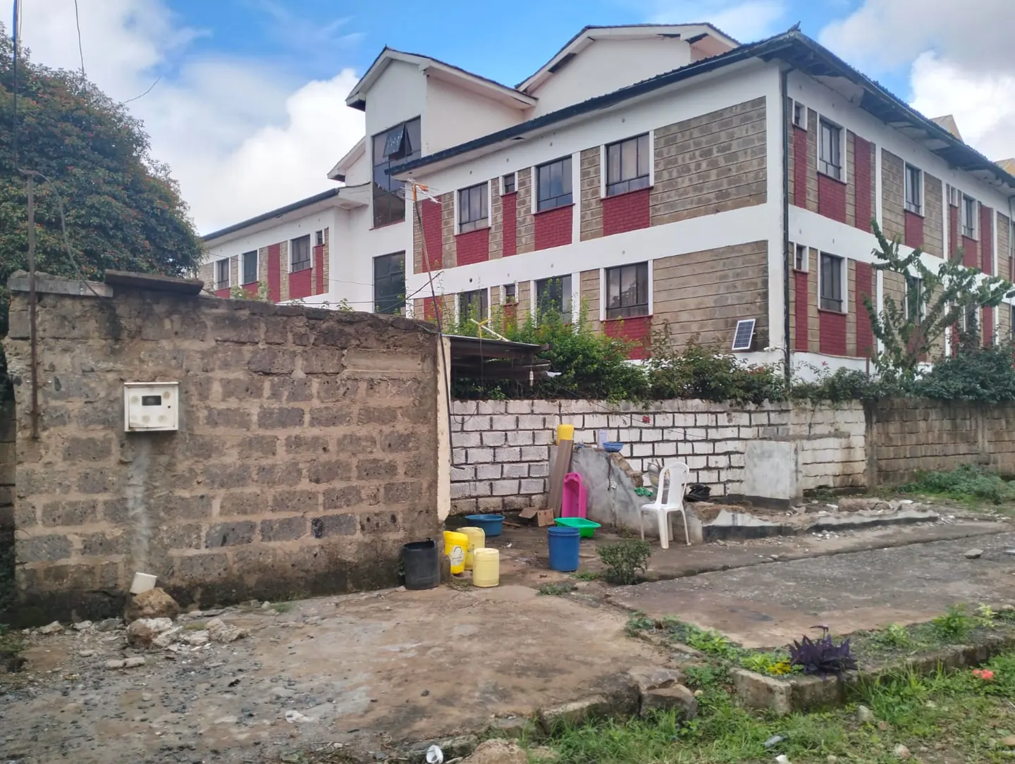 plot for lease 50 * 100 between eldorado ad wambo in seasons kasarani