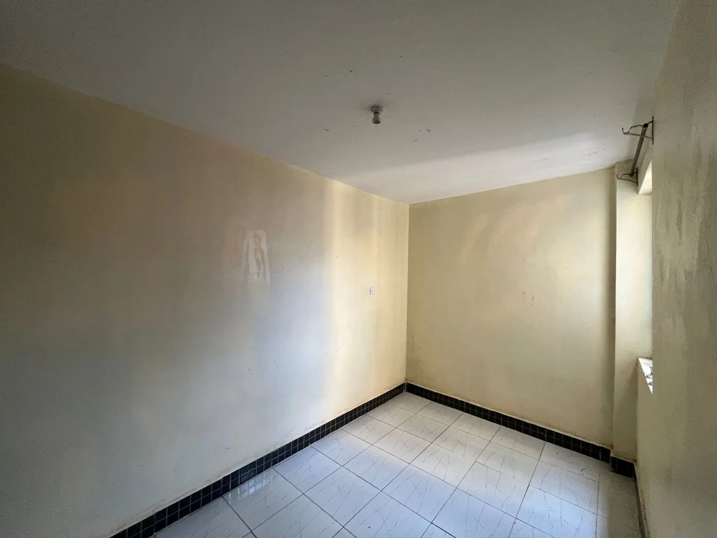 Prime Location 1-Bedroom Apartment Near Clay City Modern Finishes & Good Natural Light