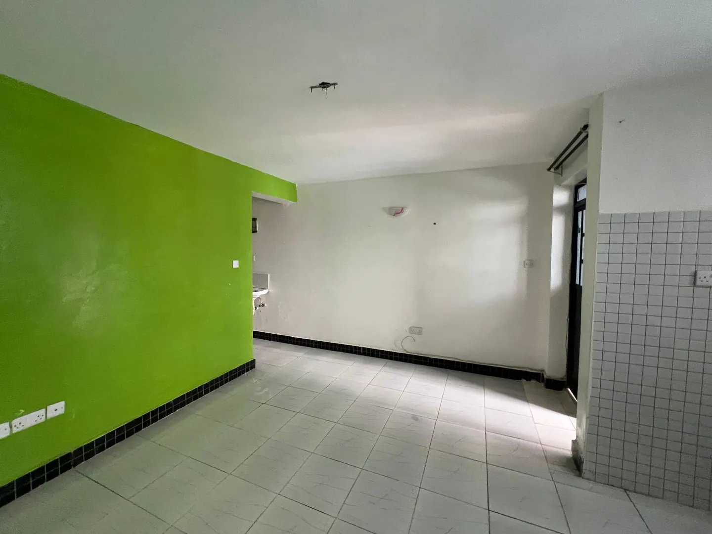 Prime Location 1-Bedroom Apartment Near Clay City Modern Finishes & Good Natural Light