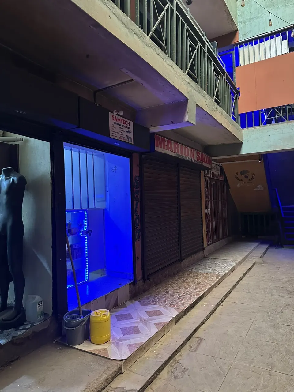 SHOP TO LET KIMBO