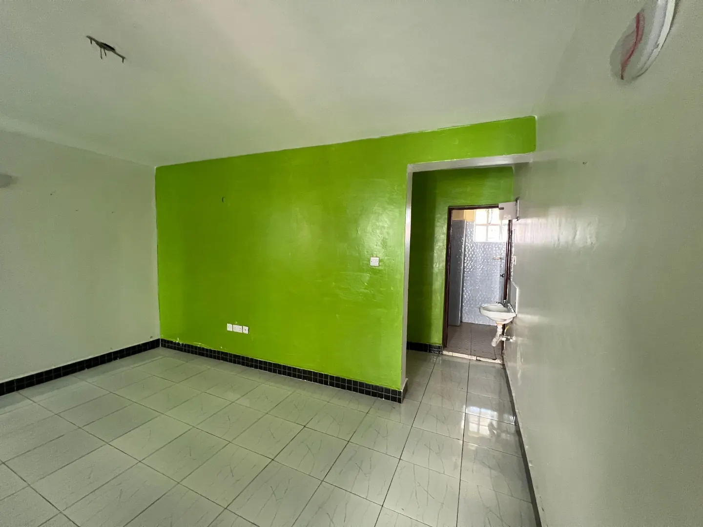 Prime Location 1-Bedroom Apartment Near Clay City Modern Finishes & Good Natural Light