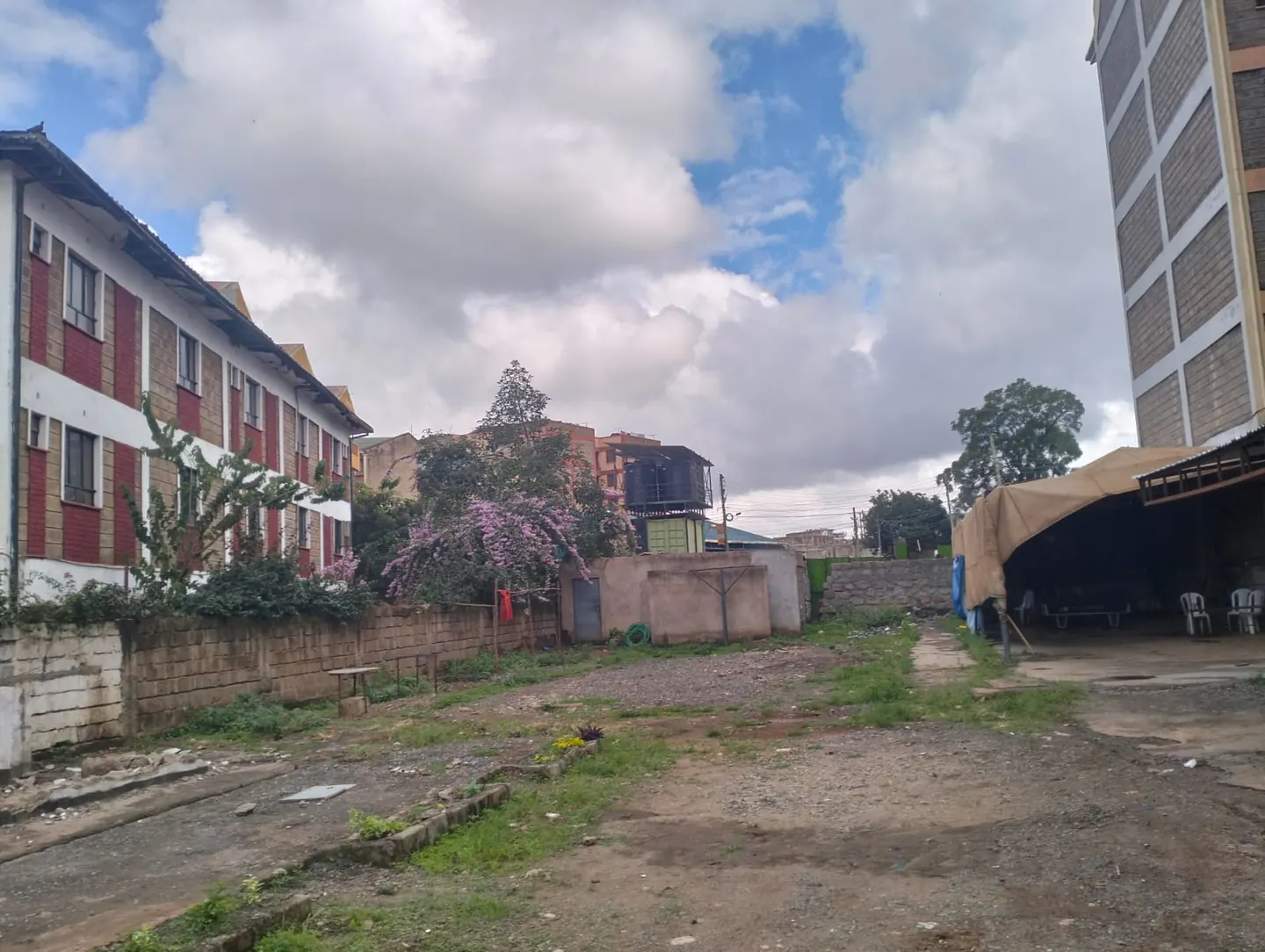 plot for lease 50 * 100 between eldorado ad wambo in seasons kasarani