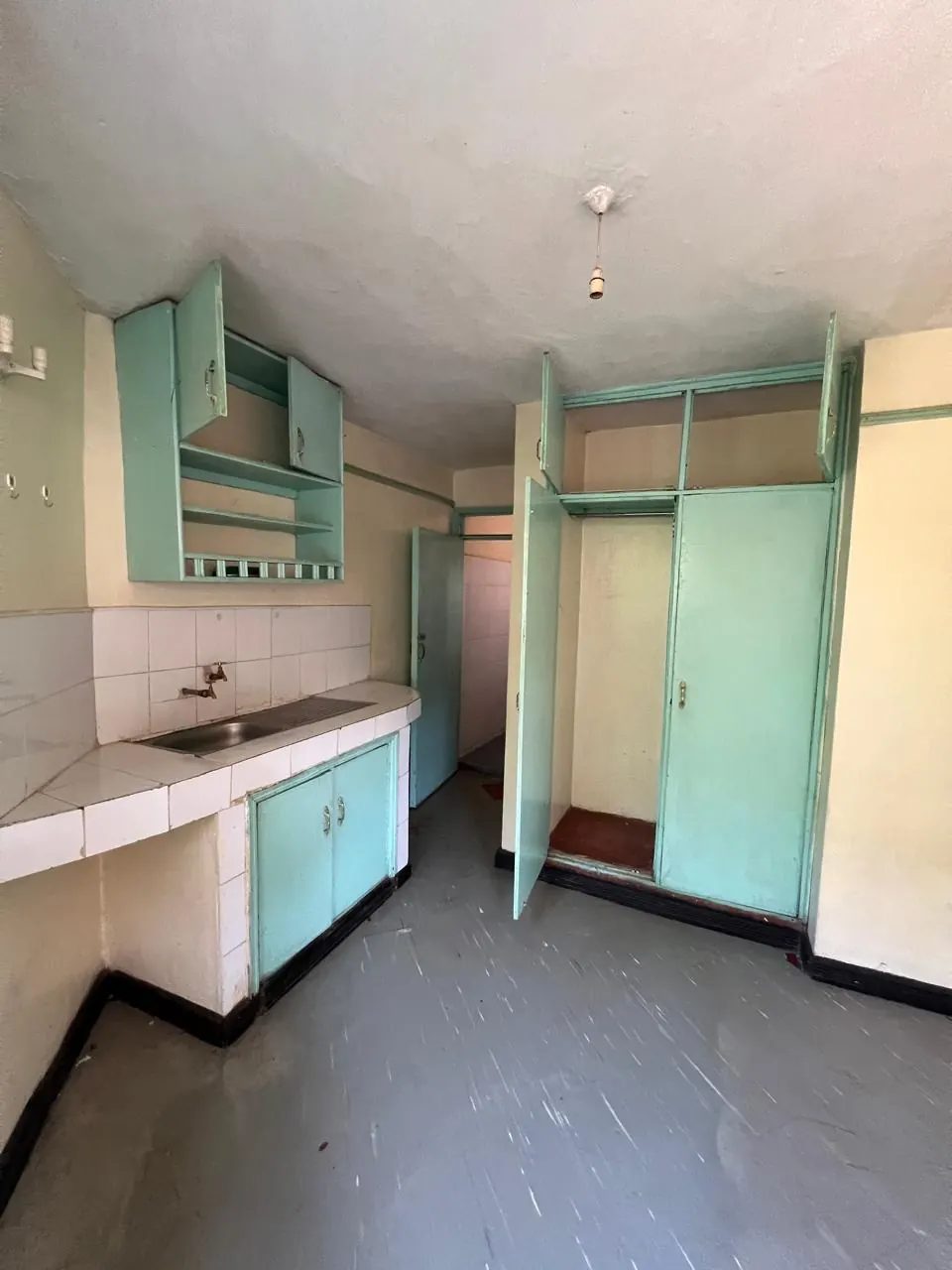 Bedsitter in Kasarani Seasons near PCEA Church – Secure & Spacious