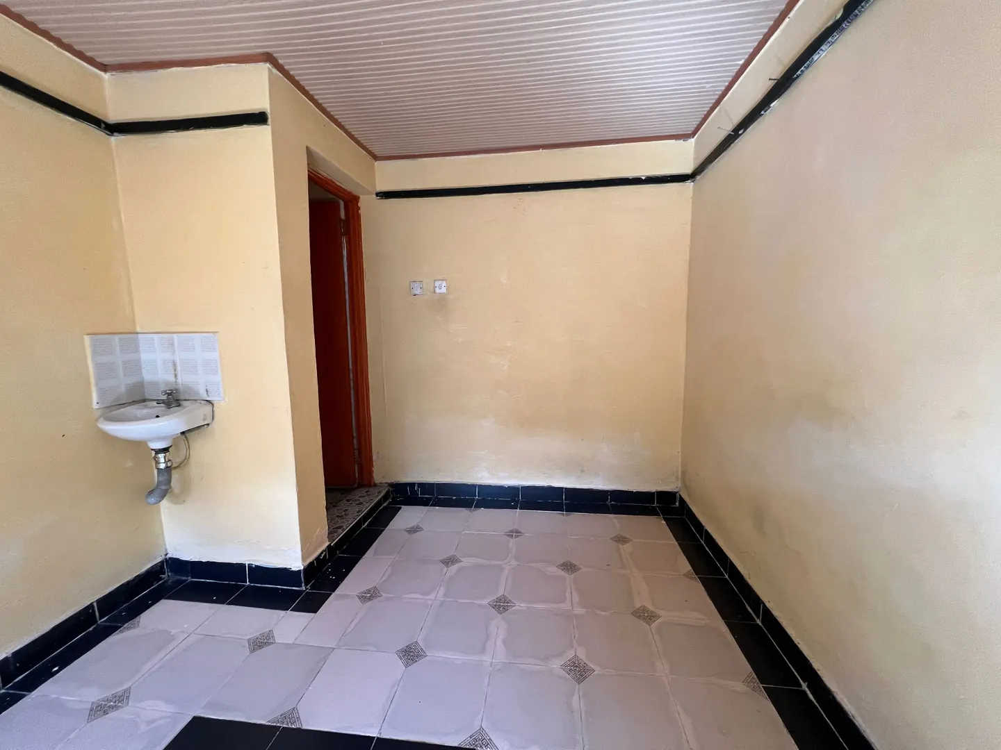 Bedsitter in Kasarani – Close to Transport & Amenities