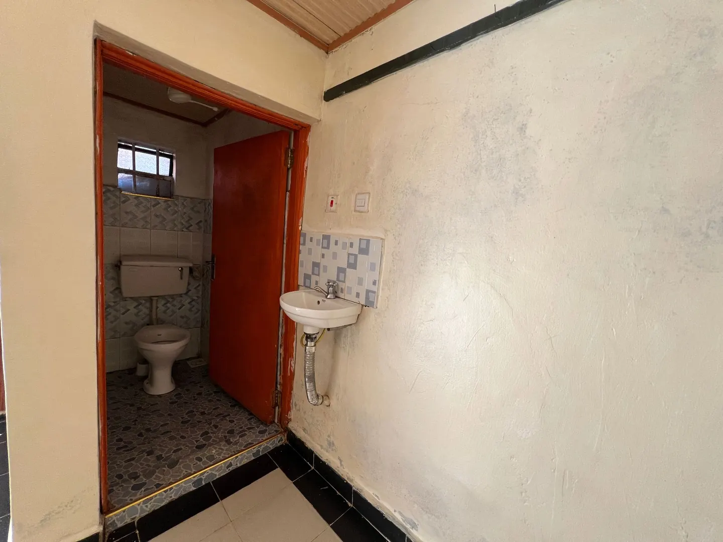 Bedsitter to Let in Kasarani – Secure Community Living