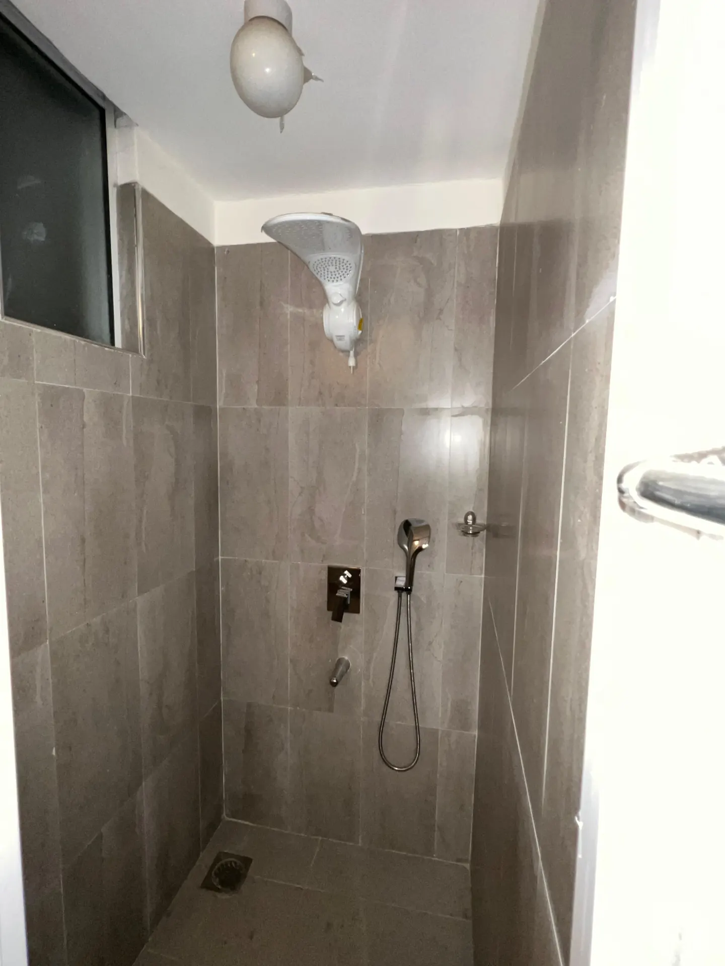 Spacious 1 Bedroom to Let in Muthaiga Square near Thika Road