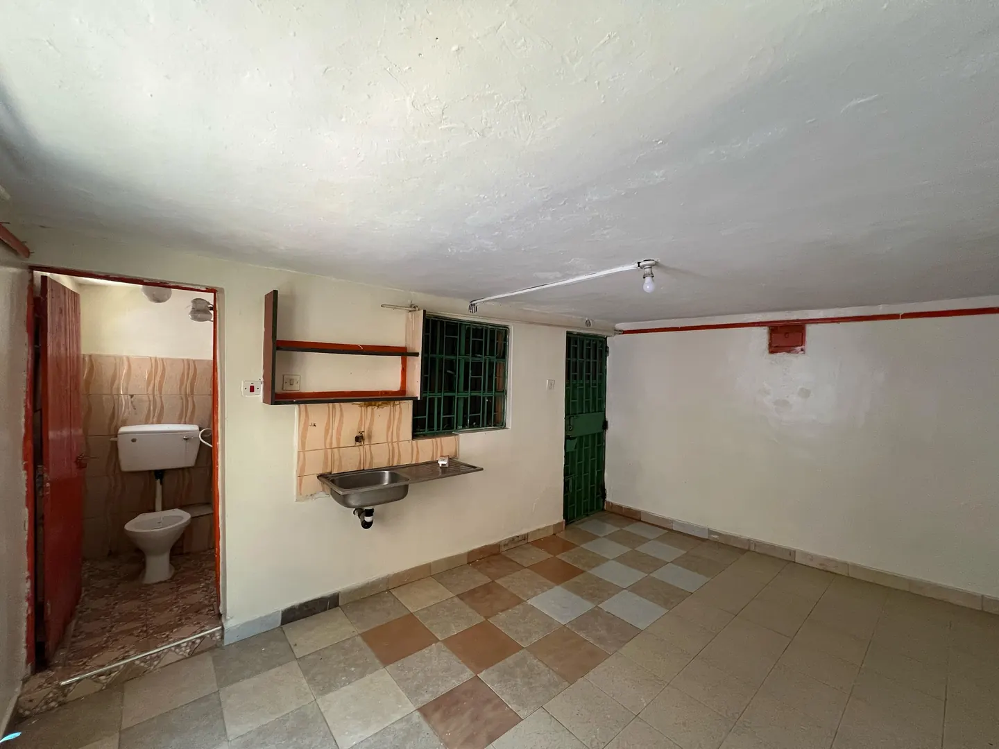 Kasarani Bedsitter with Easy Transport Access